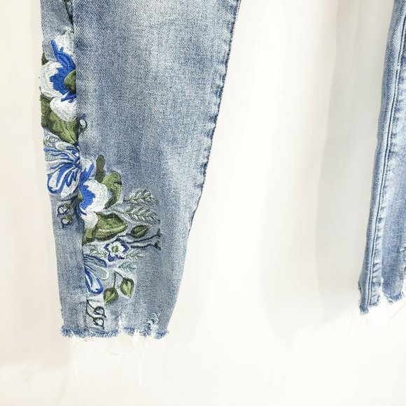 Blank Nyc Floral Embroidered Raw Hem Skinny Jeans - Picture 5 of 7